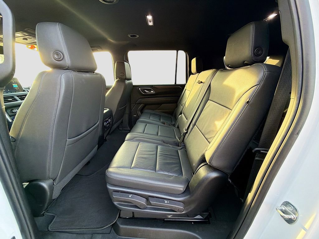 Used 2024 Chevrolet Suburban LT image 24