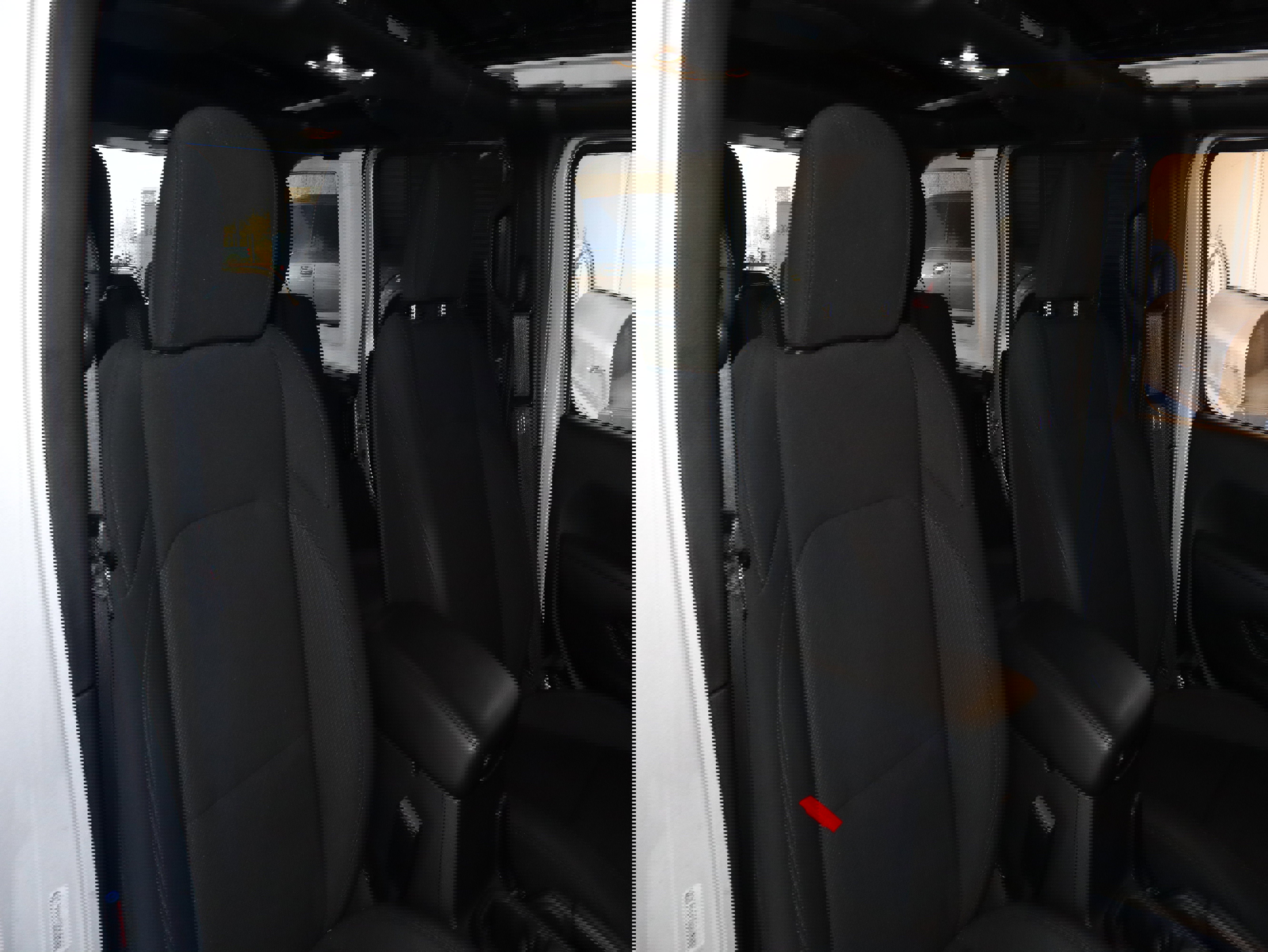 Used 2023 Jeep Wrangler Unlimited w/ Sun & Screen Package image 41