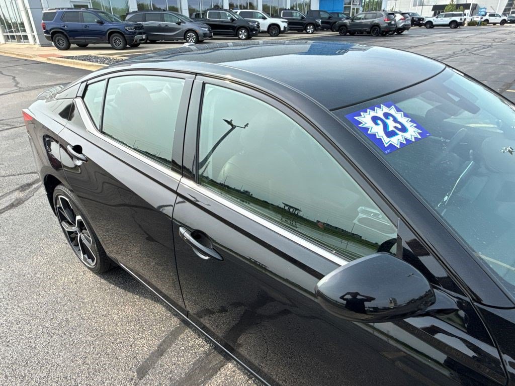 Used 2023 Nissan Altima 2.5 SR AWD/4WD image 14