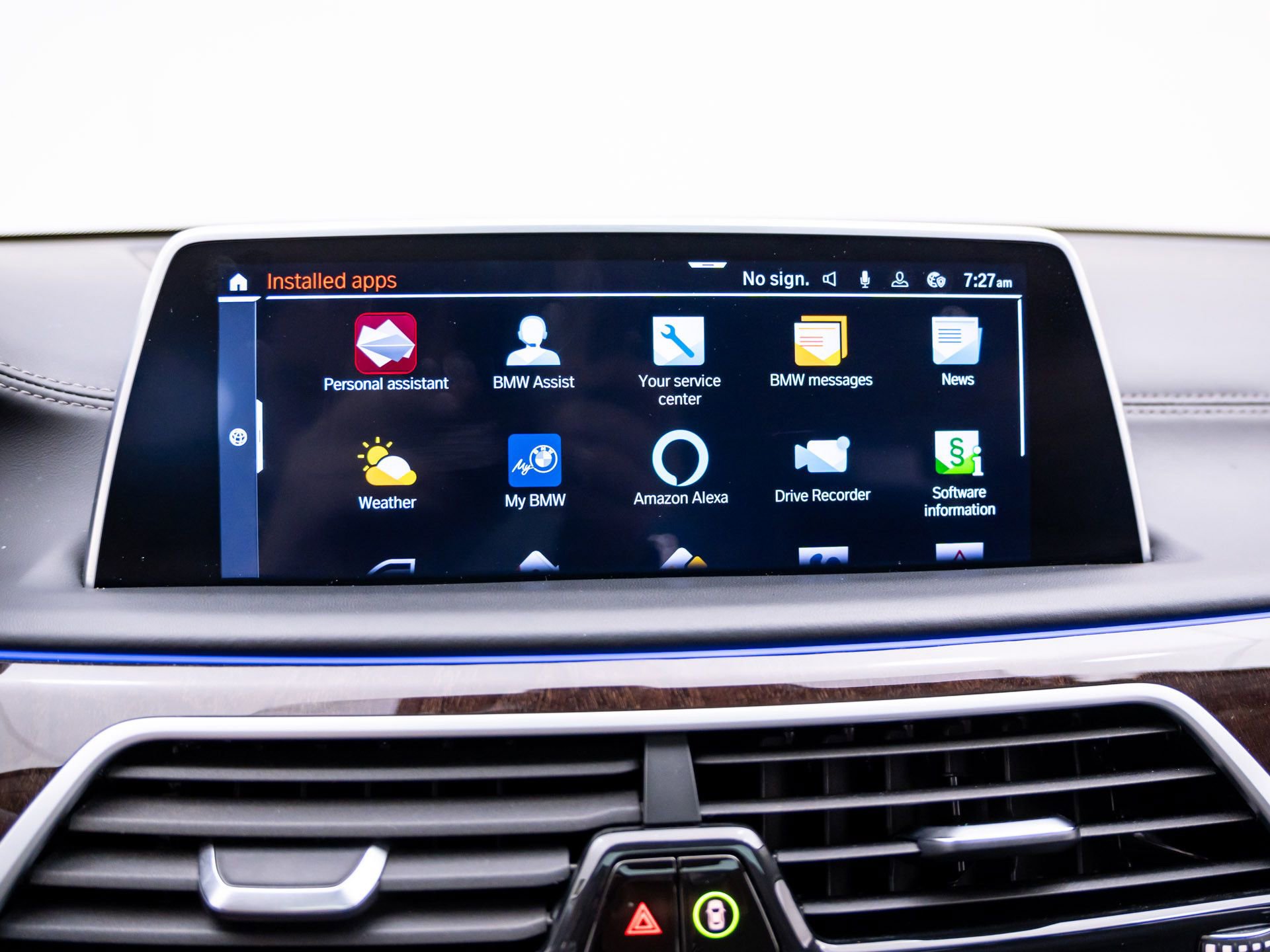 Used 2022 BMW M760i xDrive image 28