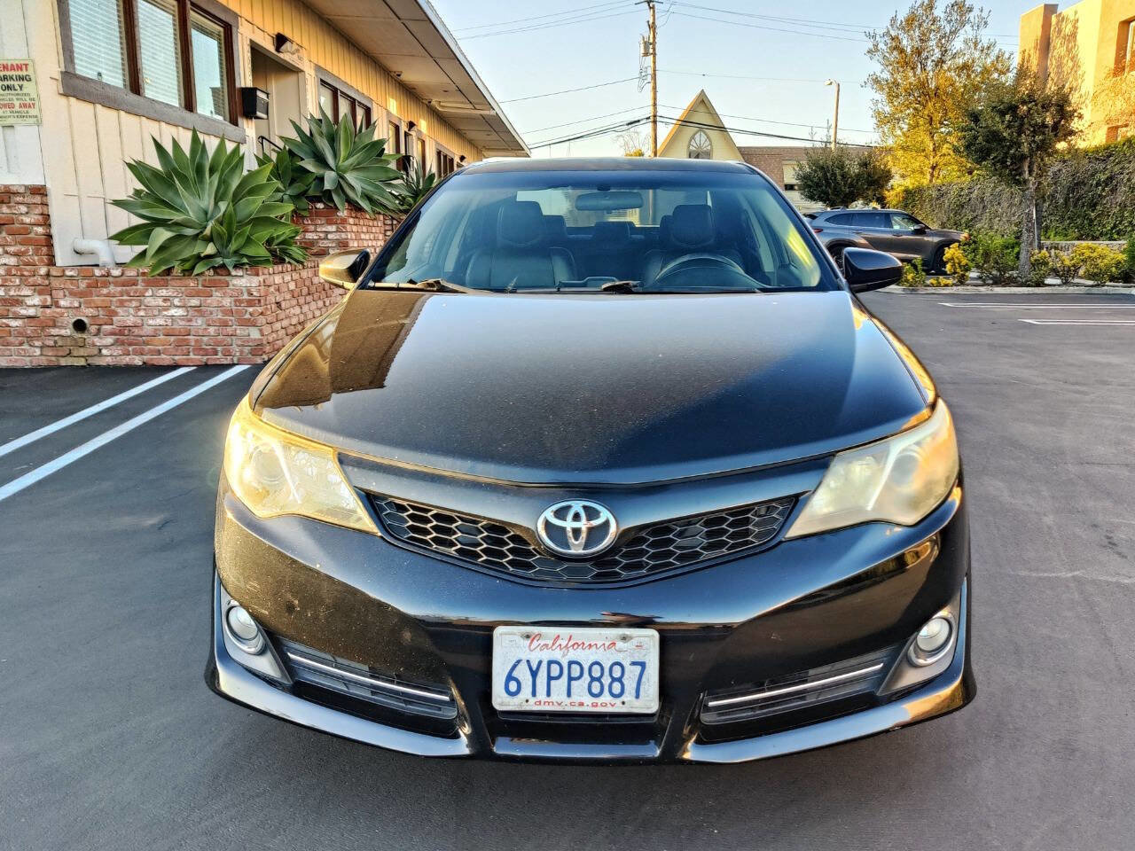Used 2012 Toyota Camry SE image 2