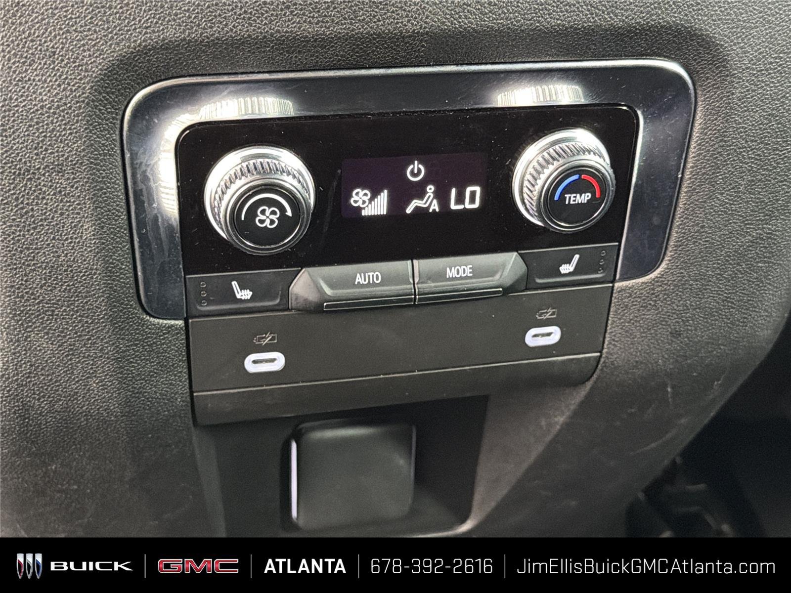 Used 2024 GMC Yukon XL Denali RWD image 22