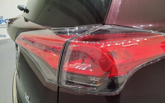 Used 2018 Toyota RAV4 LE image 26