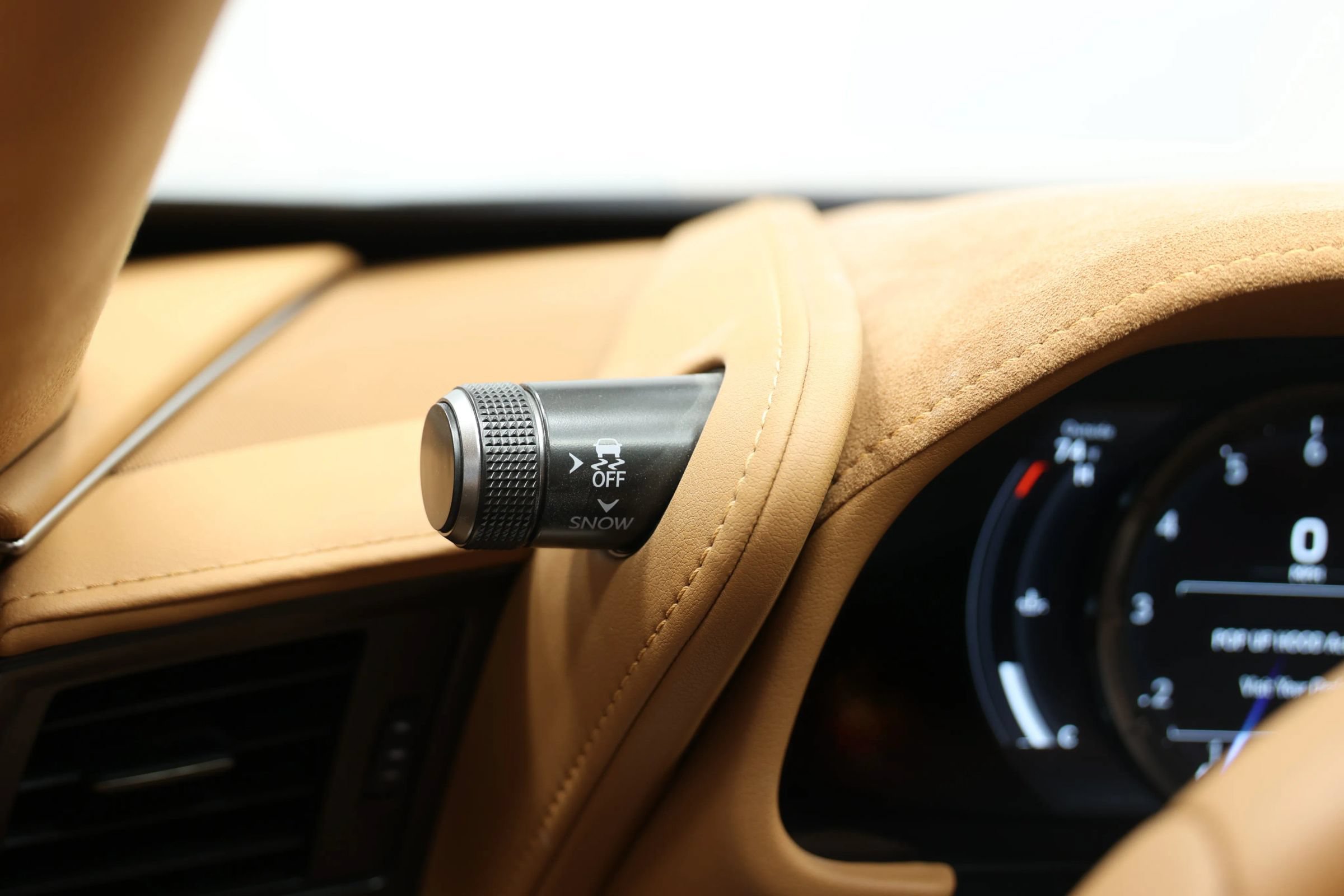 Used 2025 Lexus LC 500 Coupe w/ Touring Package RWD image 31