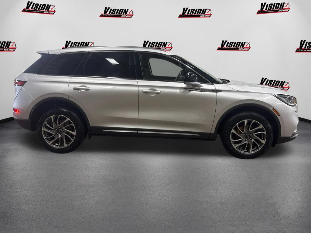 Used 2020 Lincoln Corsair AWD w/ Equipment Group 101A image 4