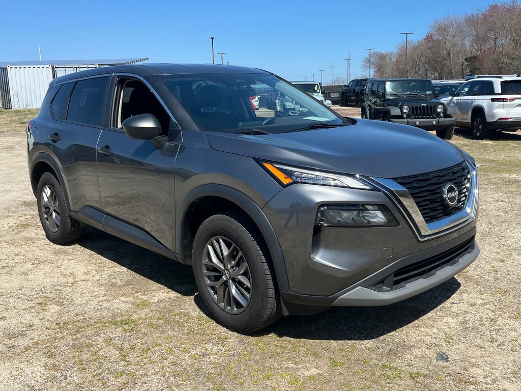 Used 2023 Nissan Rogue S image 16
