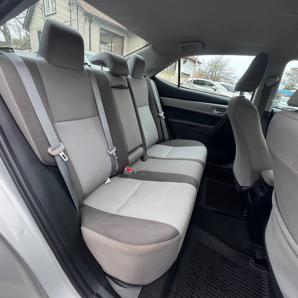 Used 2018 Toyota Corolla LE image 20