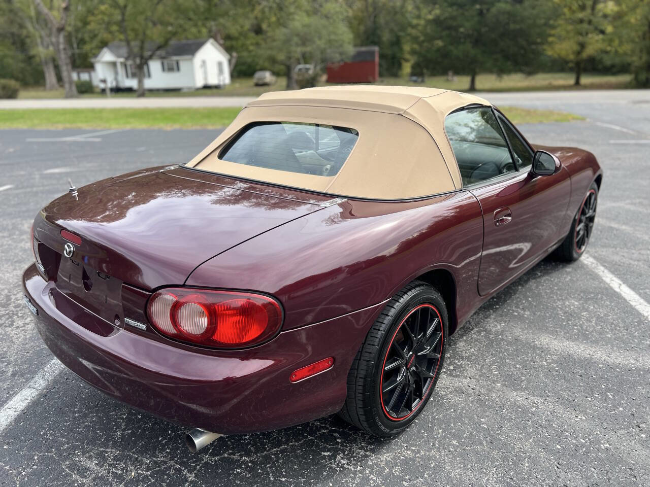 Used 2003 MAZDA MX-5 Miata image 7