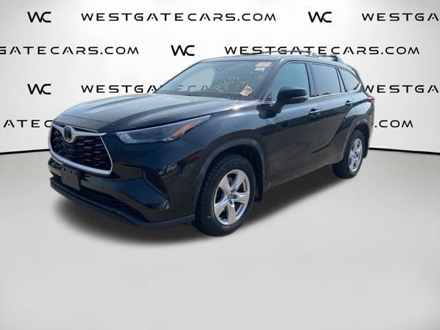Used 2022 Toyota Highlander L AWD/4WD image 1
