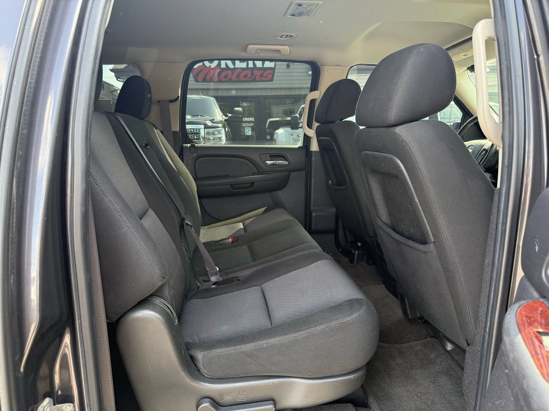 Used 2011 Chevrolet Suburban 2500 LS w/ Skid Plate Package AWD/4WD image 11