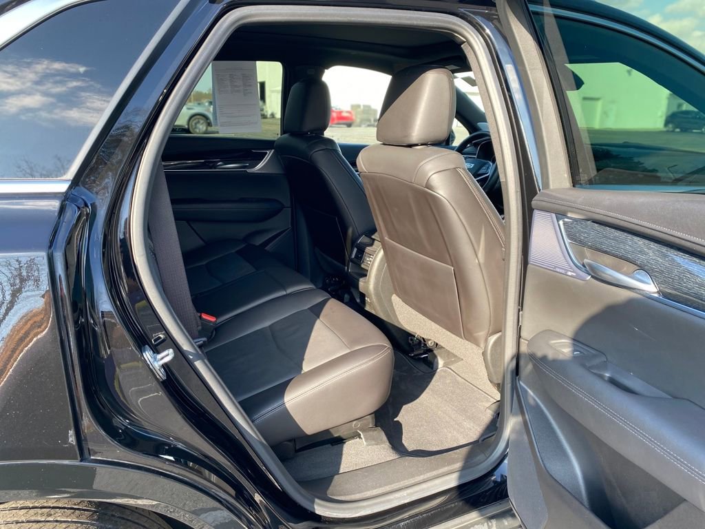 Used 2025 Cadillac XT5 Premium Luxury image 15