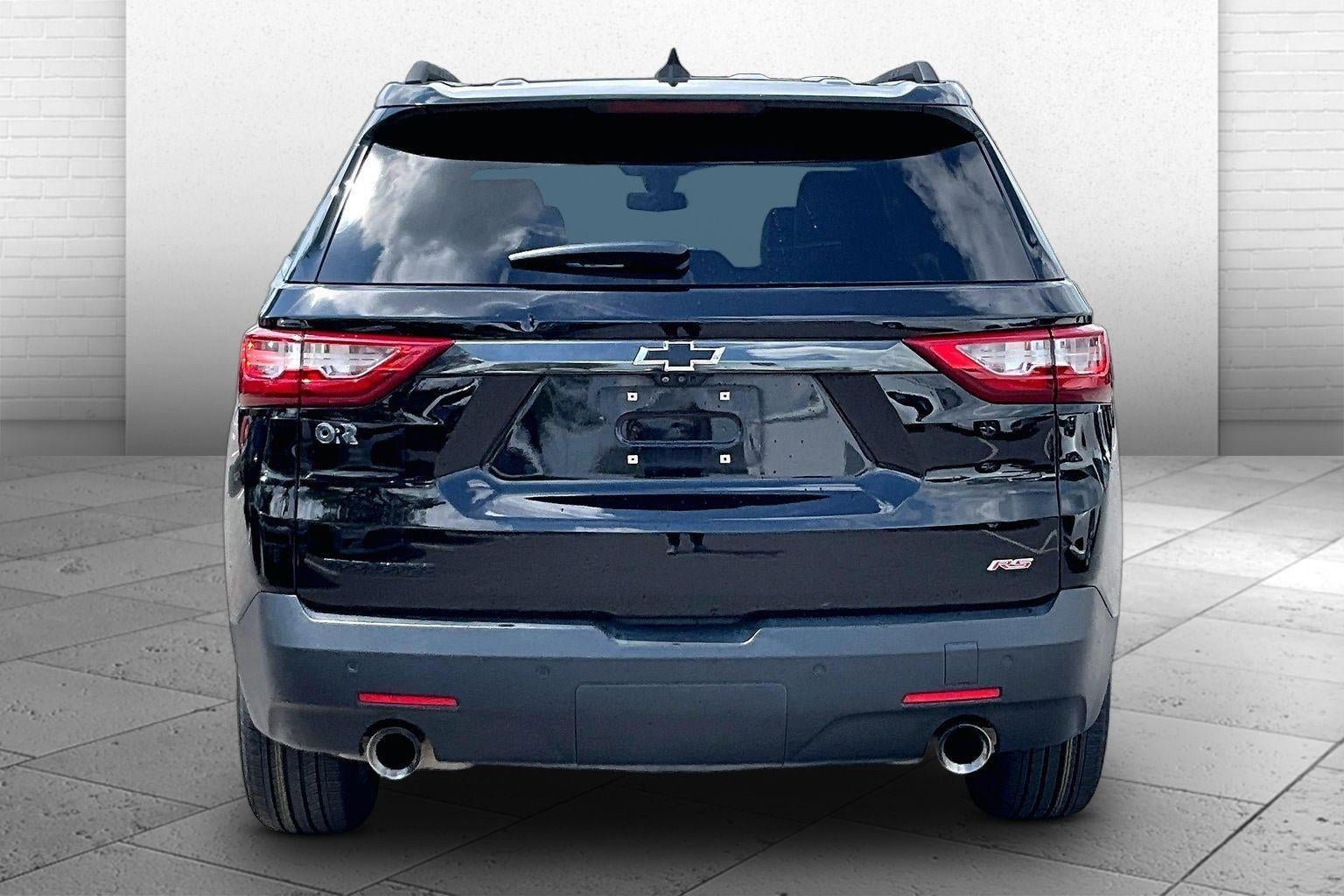 Used 2021 Chevrolet Traverse RS w/ LPO, Floor Liner Package FWD image 3
