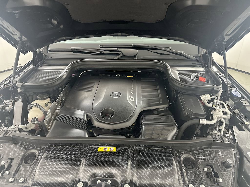 Used 2024 Mercedes-Benz GLS 450 4MATIC image 32