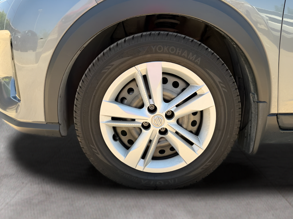 Used 2023 Nissan Kicks S FWD image 12