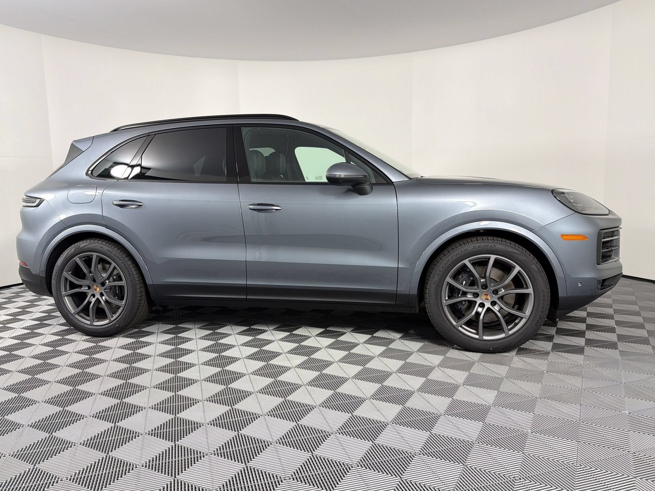 Certified 2026 Porsche Cayenne AWD/4WD image 8