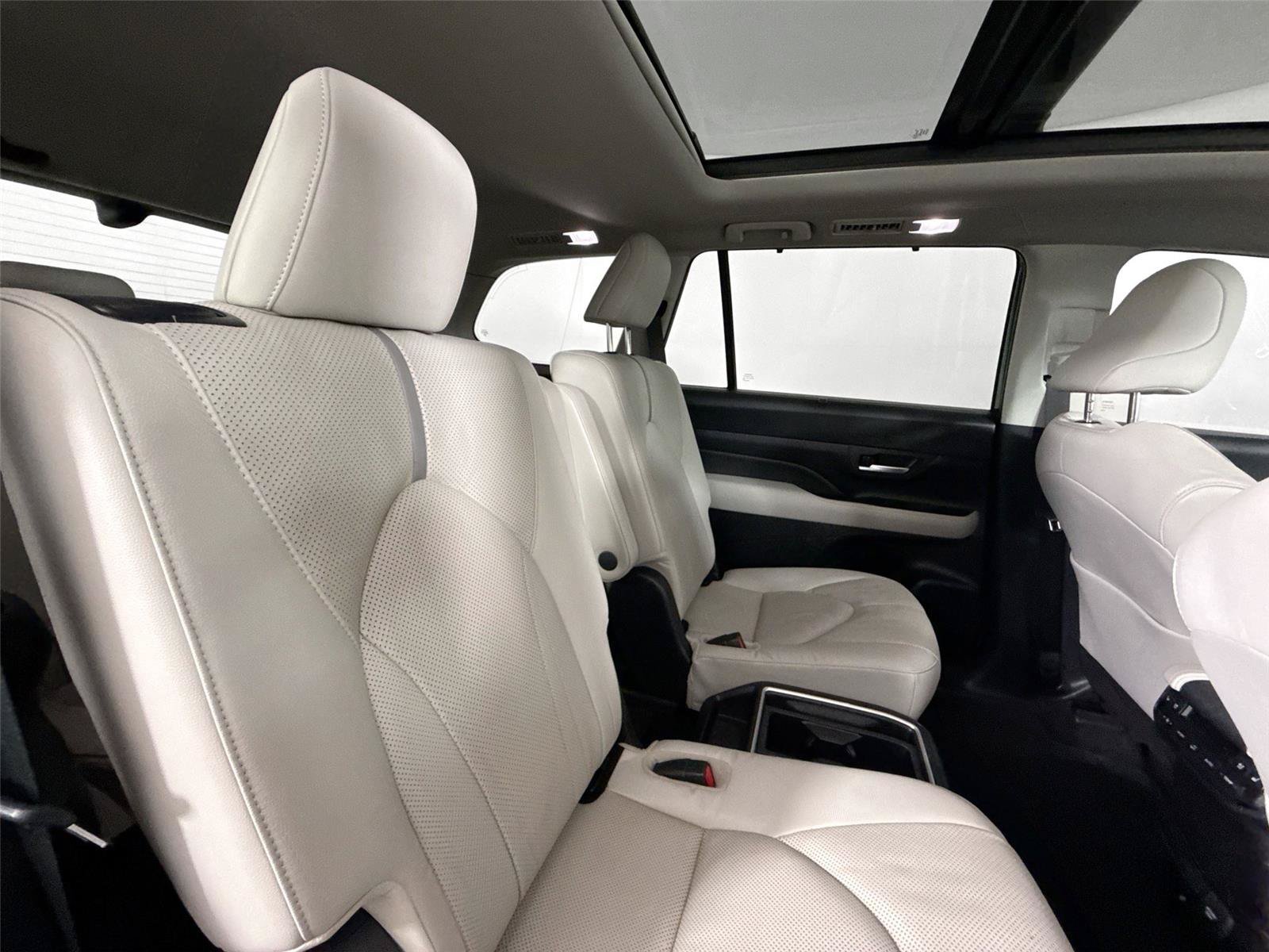 Certified 2024 Toyota Grand Highlander AWD image 43