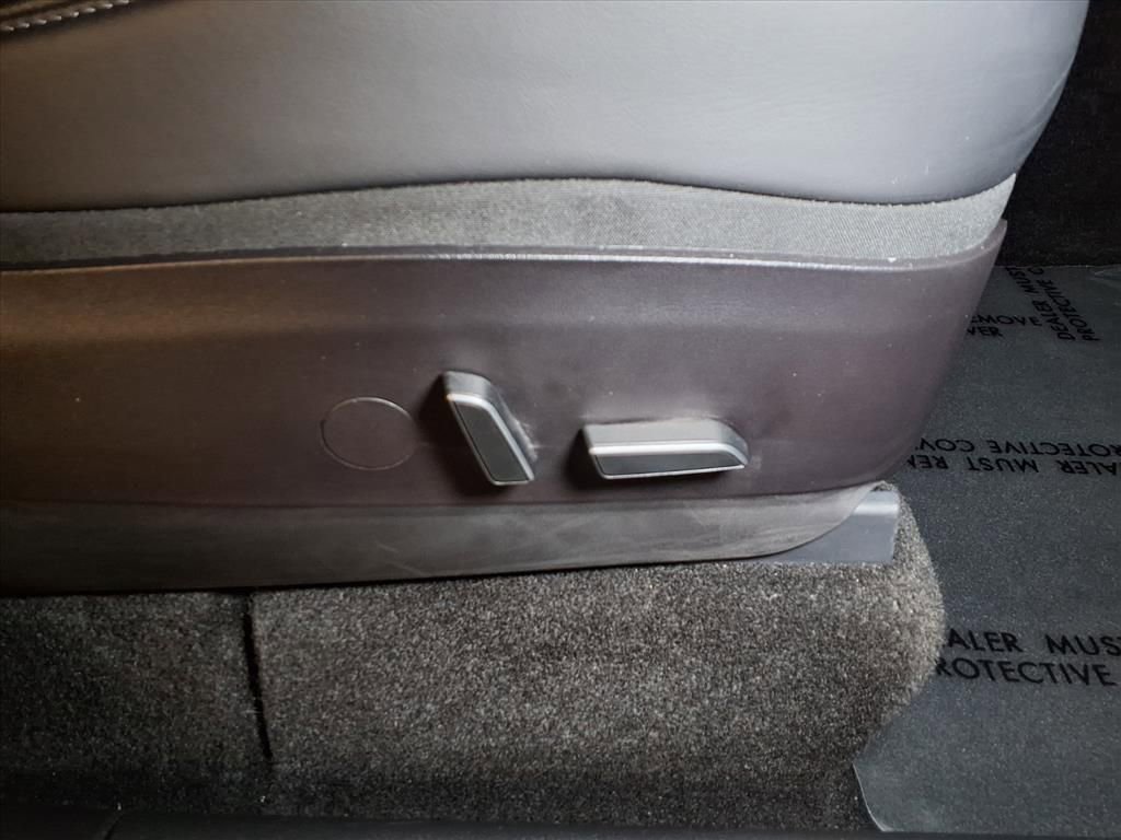 Used 2022 Tesla Model Y Performance image 23