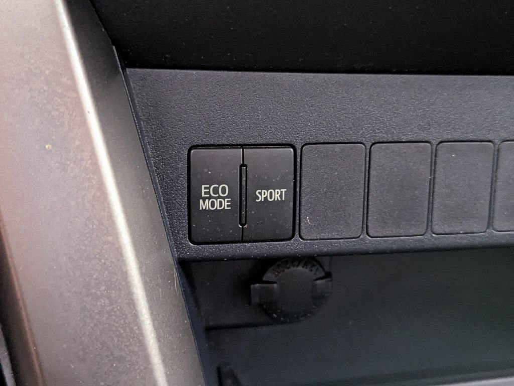 Used 2014 Toyota RAV4 XLE AWD/4WD image 36