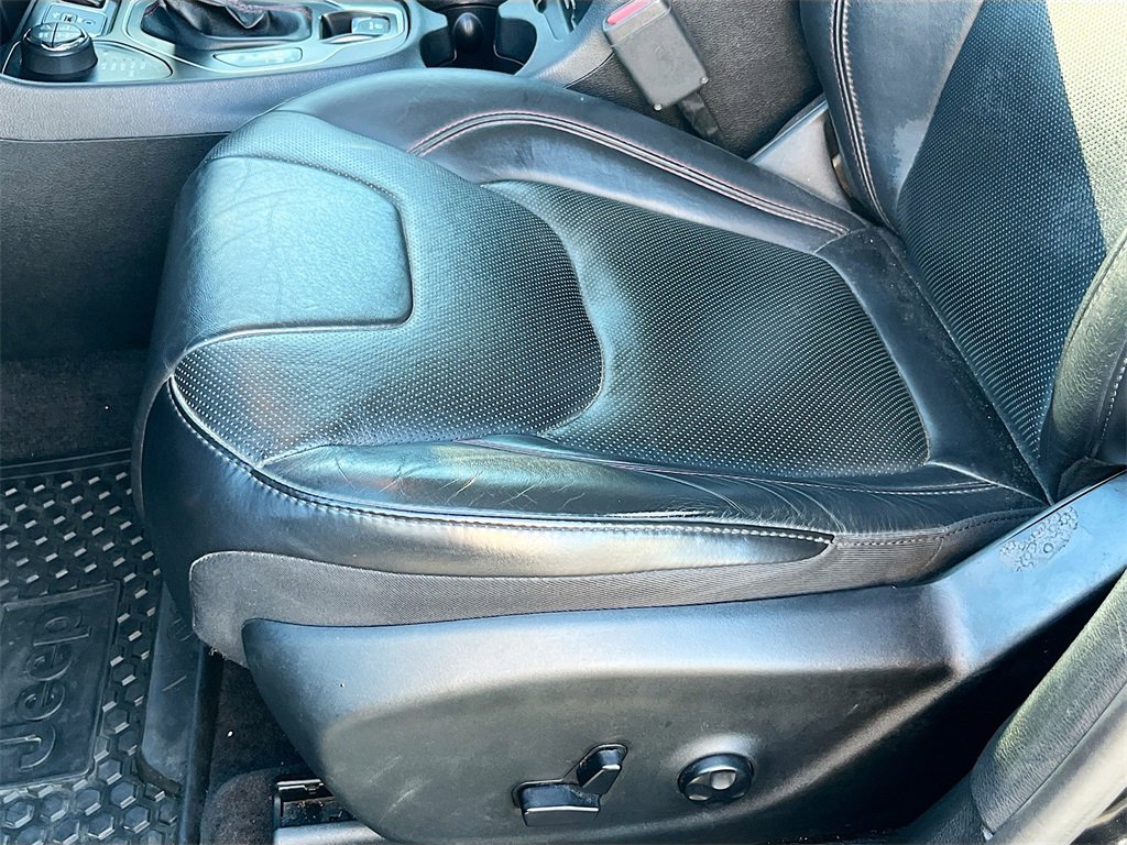 Used 2019 Jeep Cherokee Trailhawk image 19