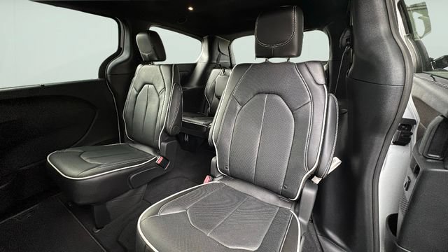 New 2027 Chrysler Pacifica Limited FWD image 29