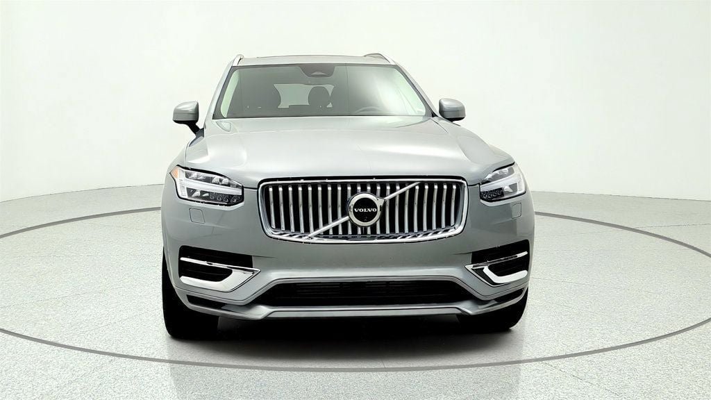 Used 2025 Volvo XC90 T8 Plus AWD/4WD image 2