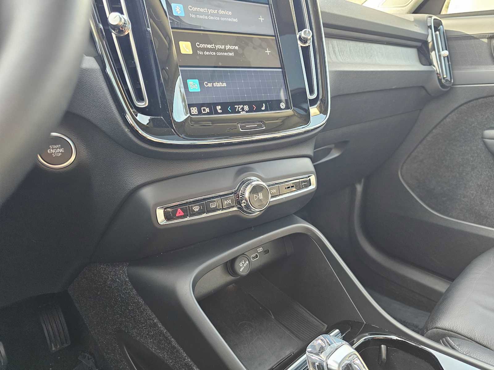 Used 2023 Volvo XC40 B4 Plus w/ Protection Package Premier FWD image 31