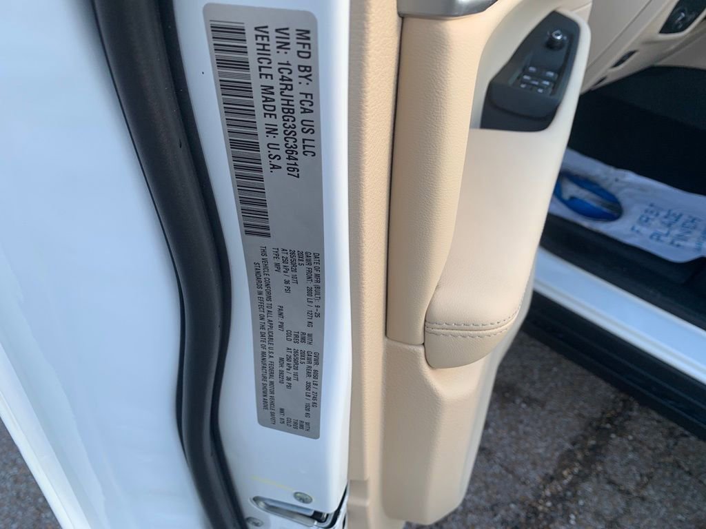 Used 2025 Jeep Grand Cherokee Limited image 32