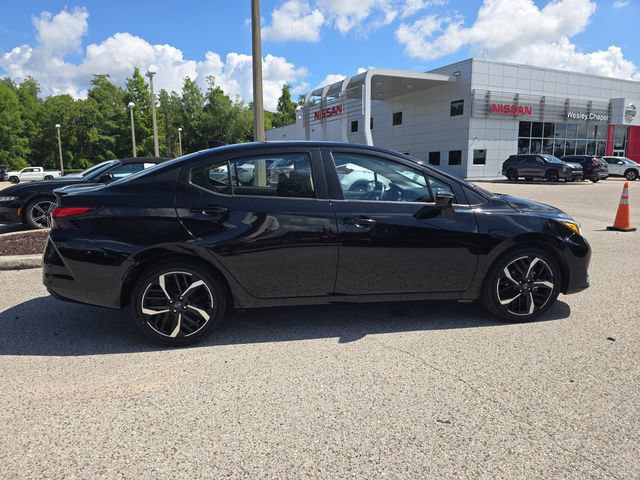 Used 2024 Nissan Versa SR FWD image 9