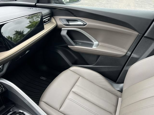 Used 2025 Audi Q5 Premium w/ Convenience Package AWD/4WD image 34