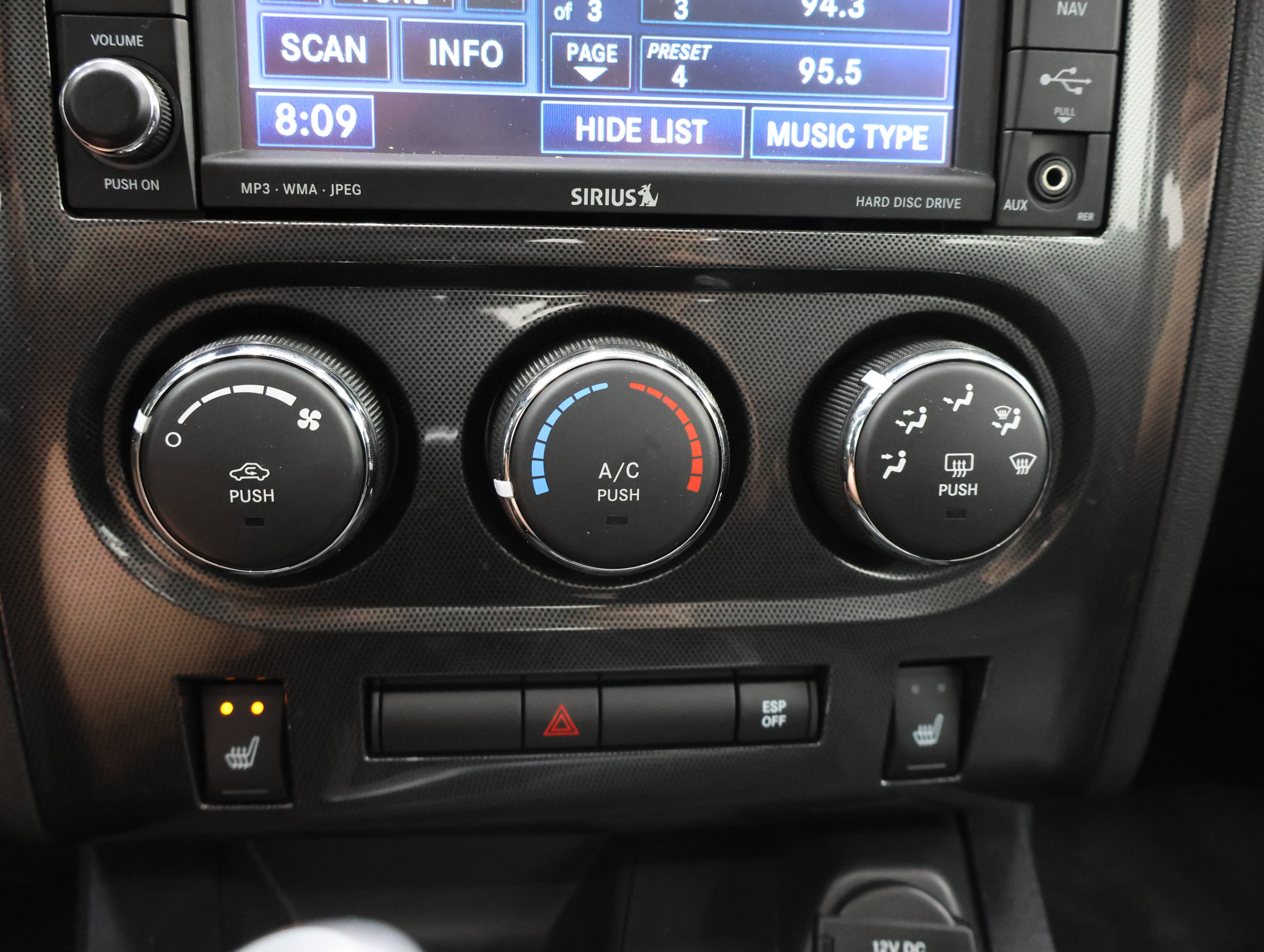 Used 2010 Dodge Challenger R/T RWD image 38
