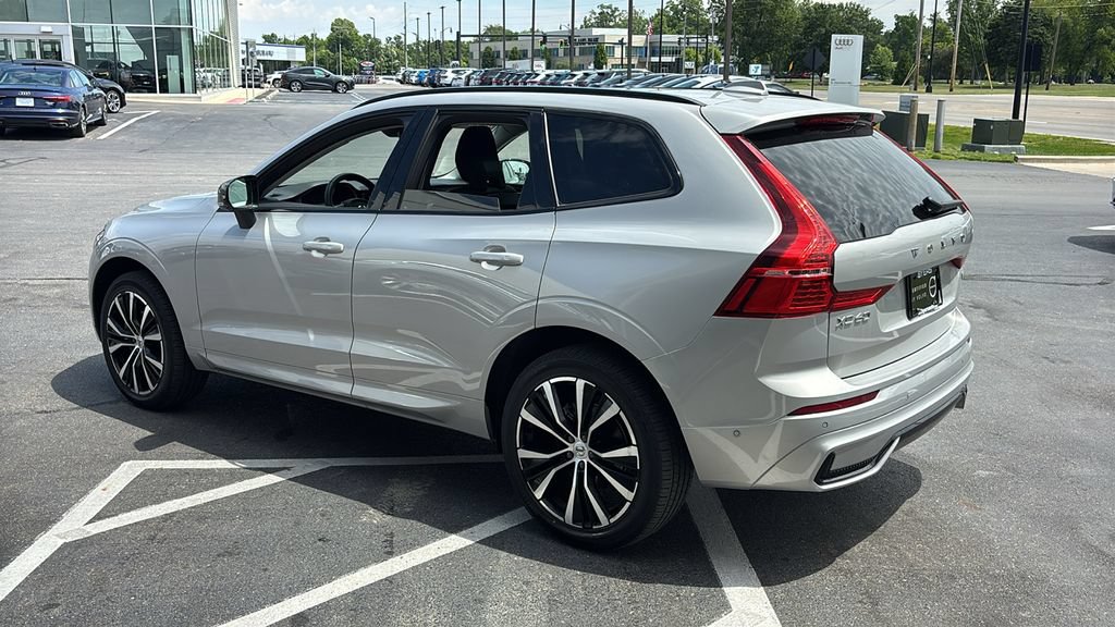 Certified 2025 Volvo XC60 B5 Plus AWD/4WD image 4