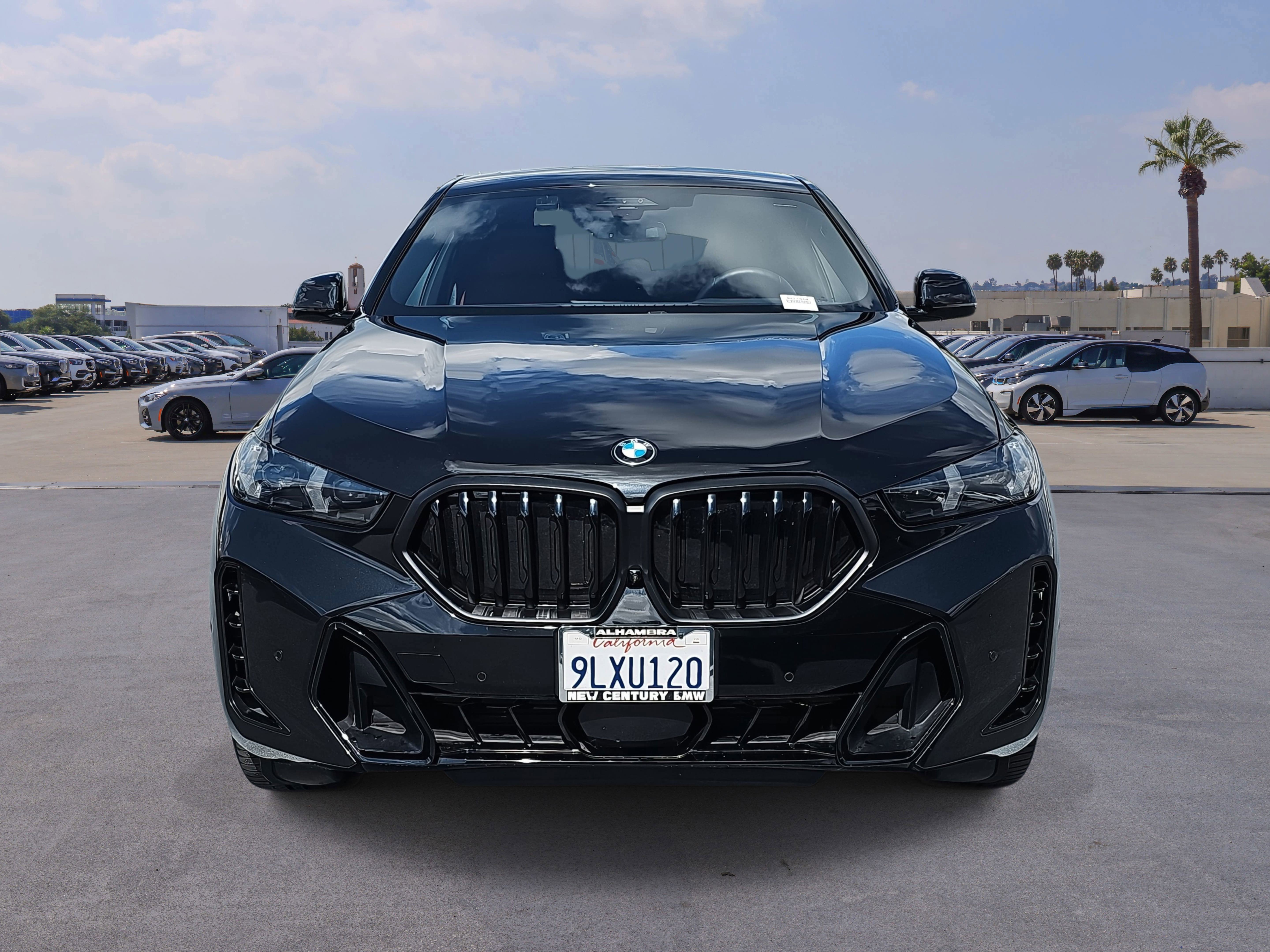 Used 2024 BMW X6 xDrive40i w/ Premium Package AWD/4WD image 2