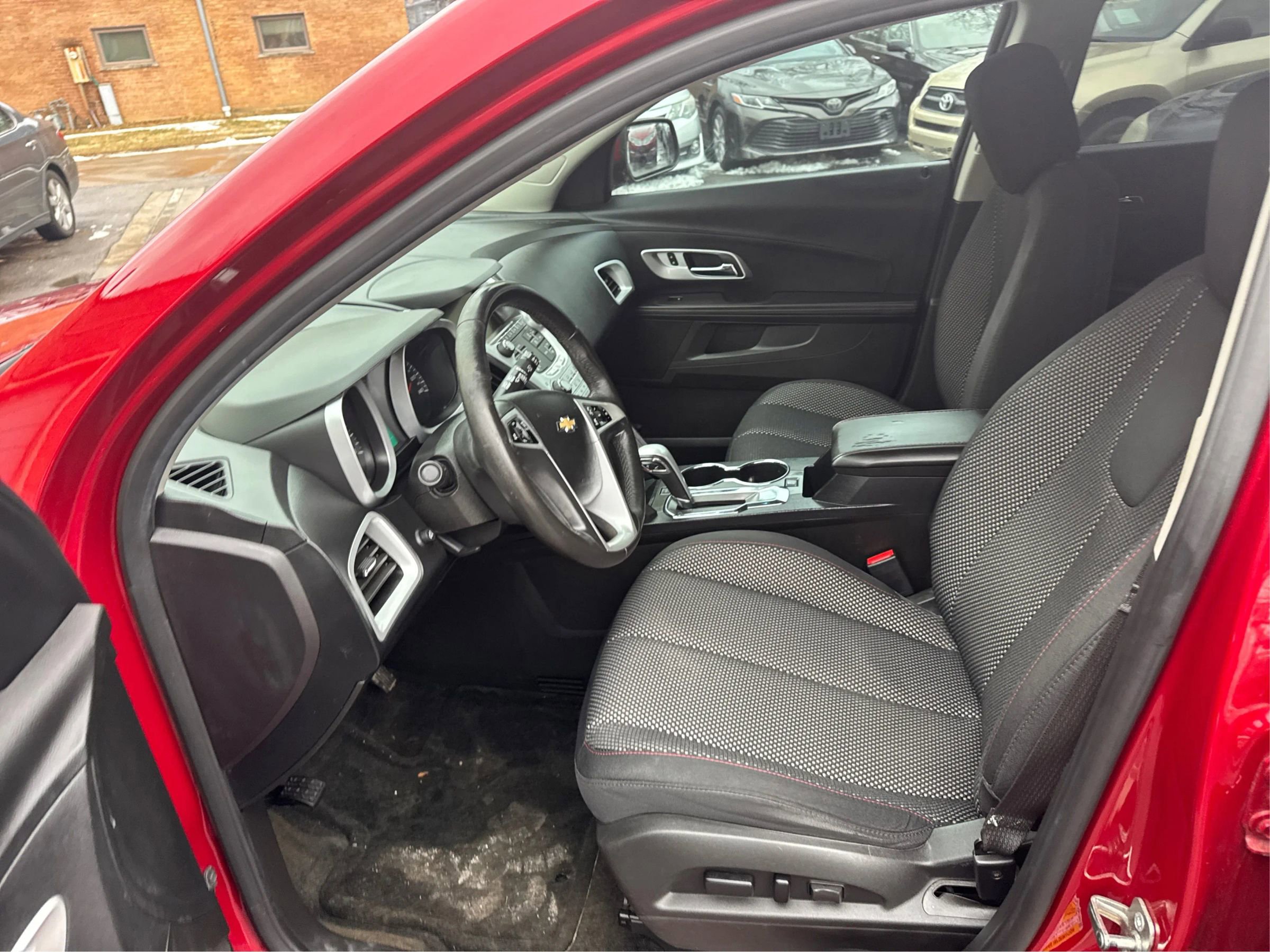 Used 2015 Chevrolet Equinox LT w/ Driver Convenience Package image 10