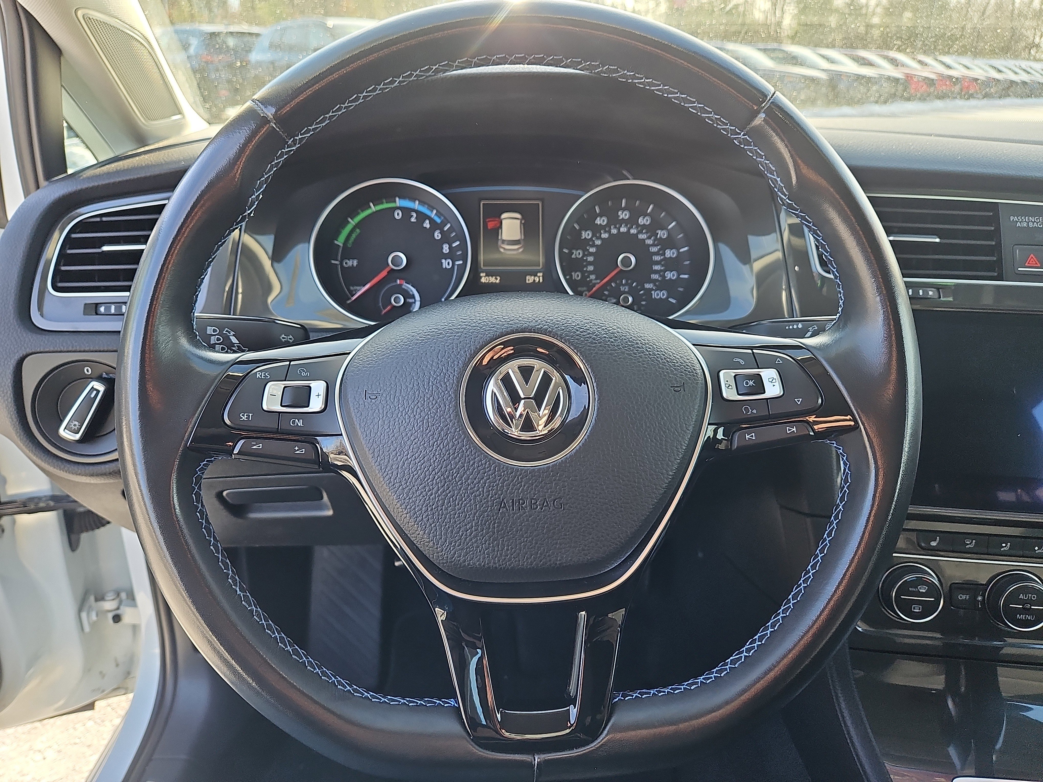 Used 2017 Volkswagen e-Golf SEL Premium image 20