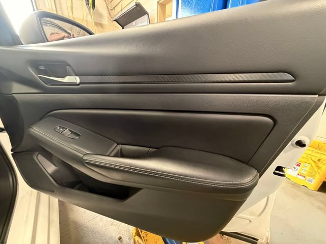 Used 2025 Nissan Altima 2.5 SV FWD image 25
