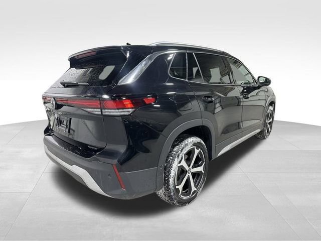 Certified 2025 Volkswagen Tiguan SE image 6