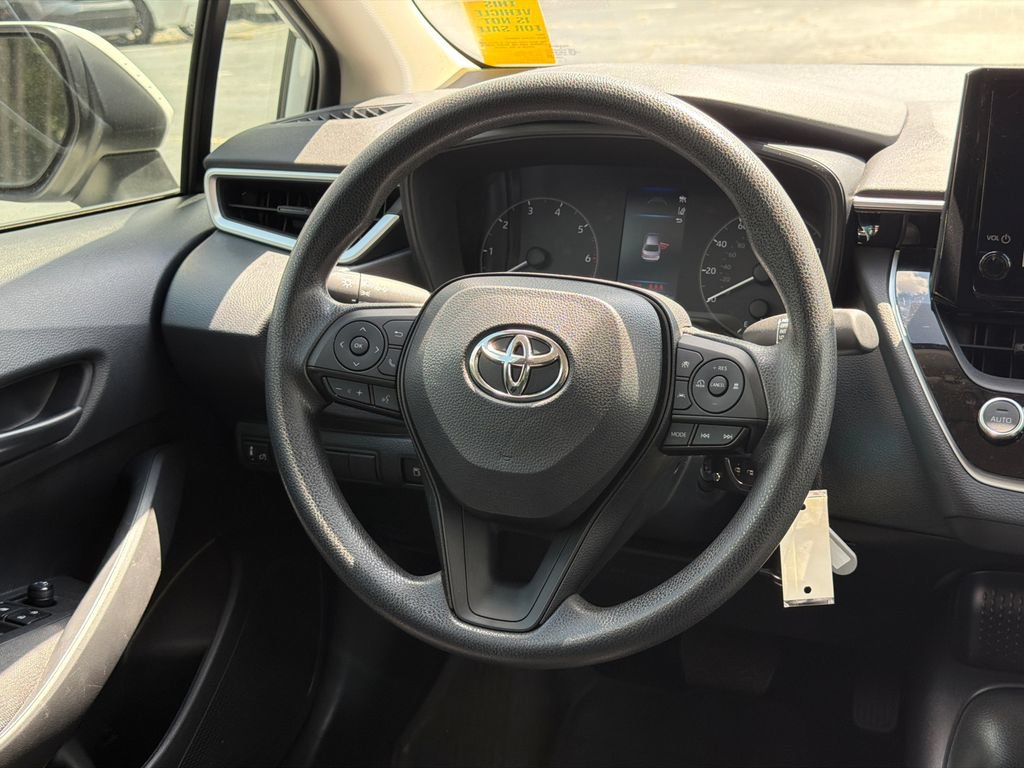 Used 2023 Toyota Corolla LE FWD image 28