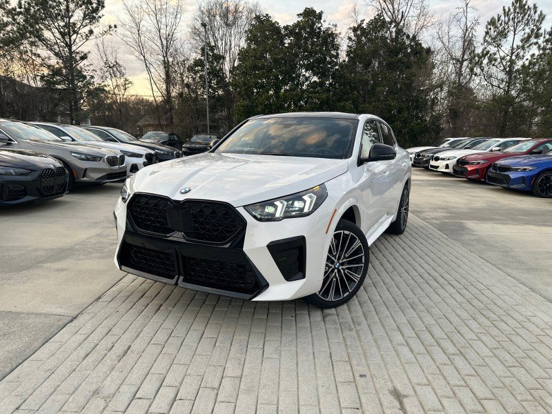 New 2026 BMW X2 xDrive28i w/ Technology Package AWD/4WD image 1