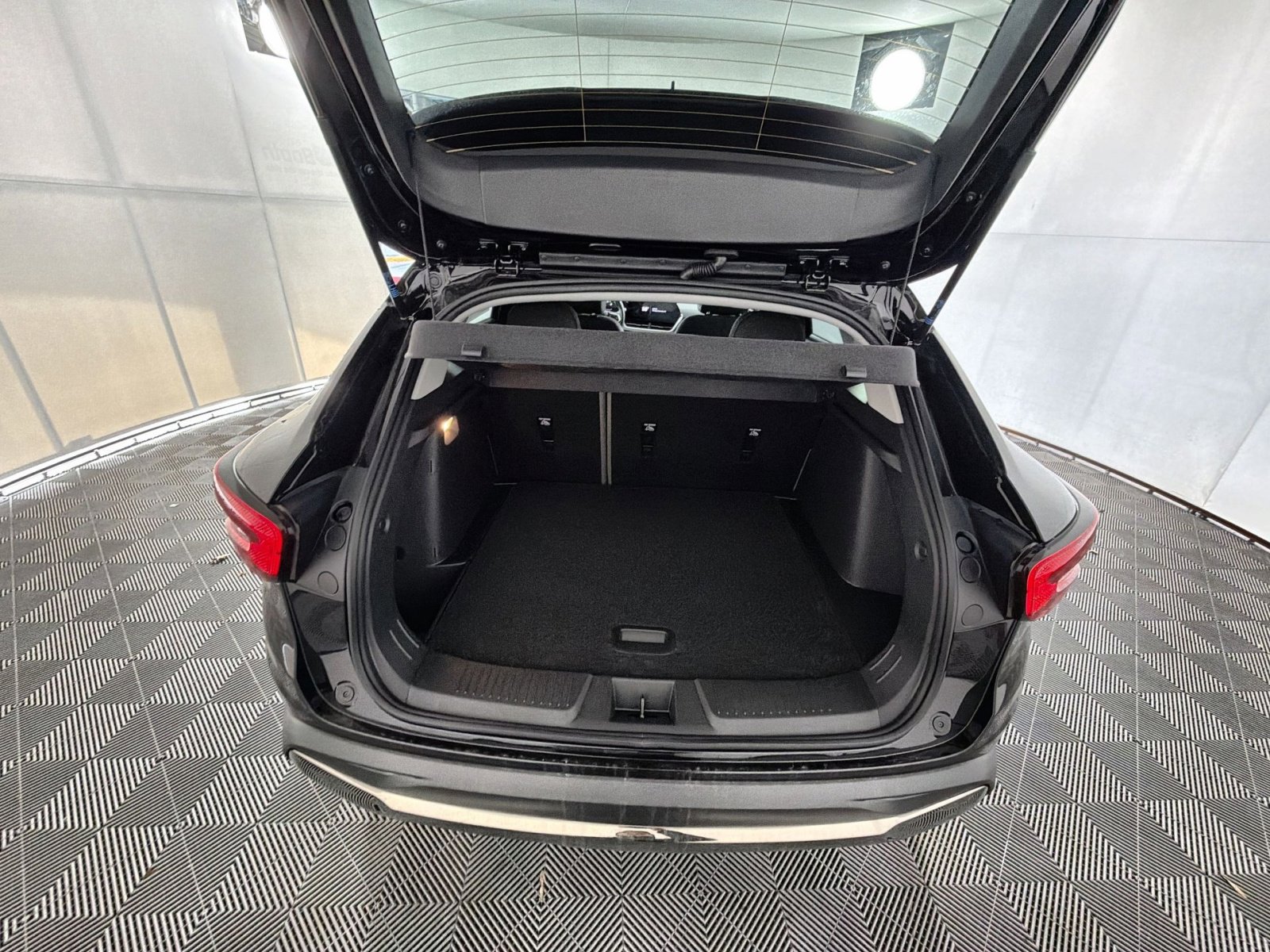 New 2026 Chevrolet Trax ACTIV w/ Sunroof Package image 25