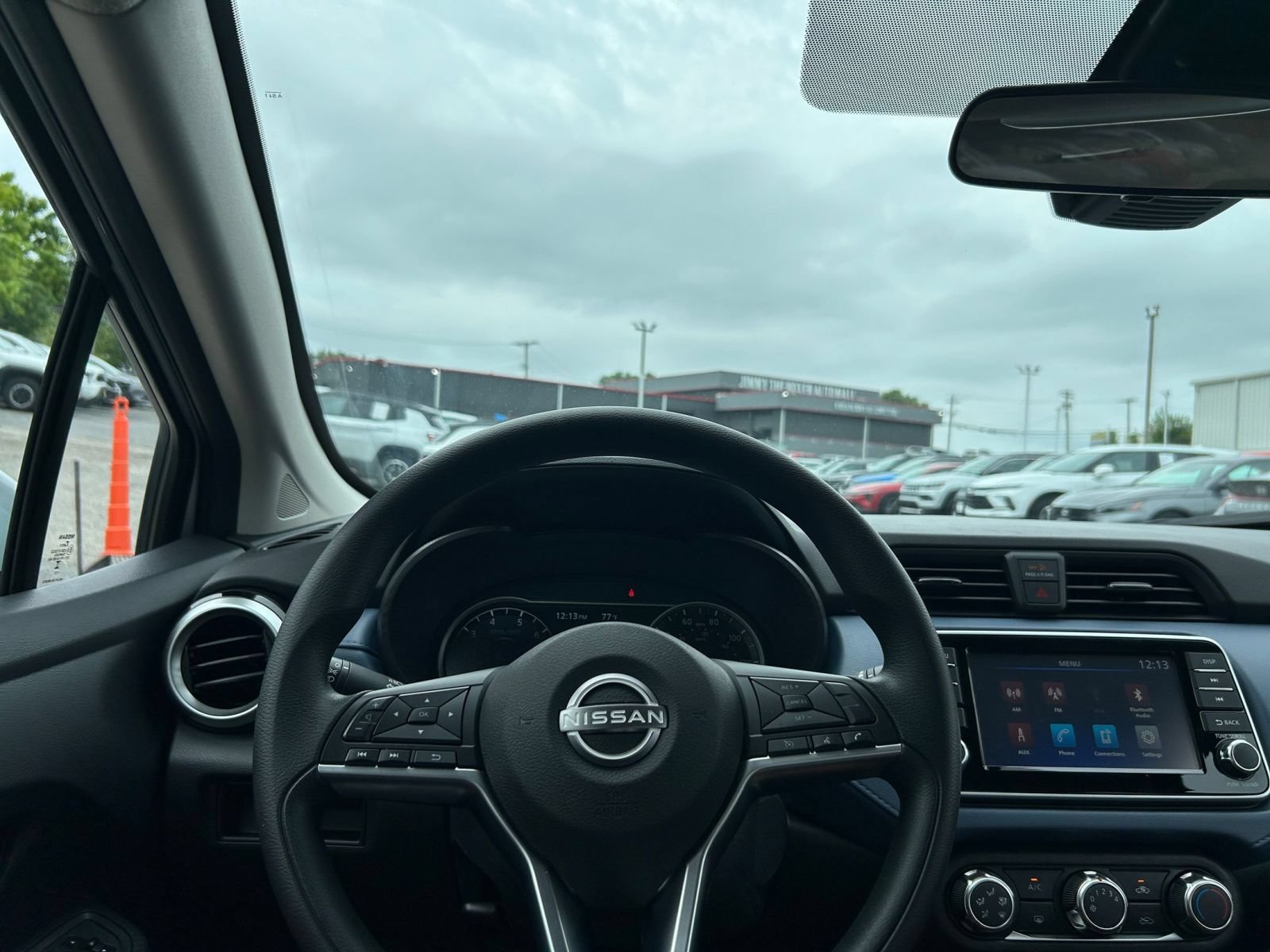 Used 2025 Nissan Versa SV FWD image 24