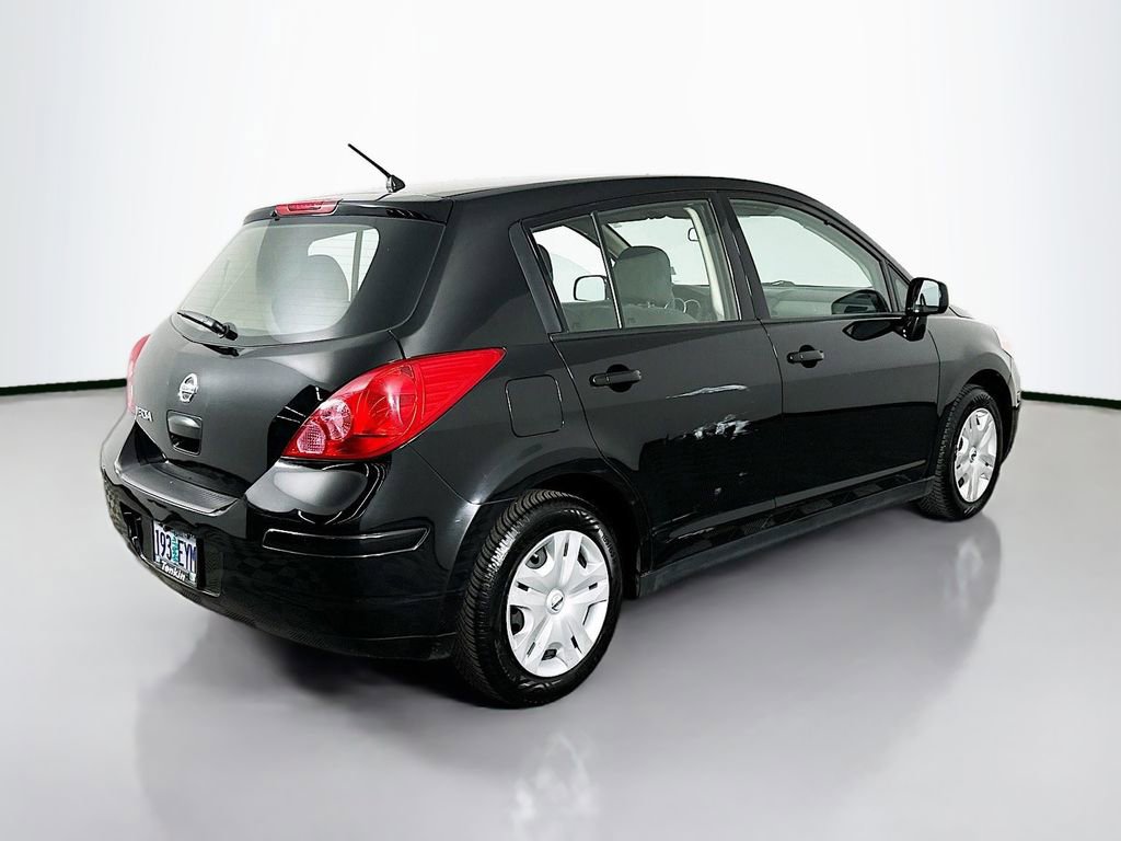 Used 2011 Nissan Versa 1.8 S FWD image 8