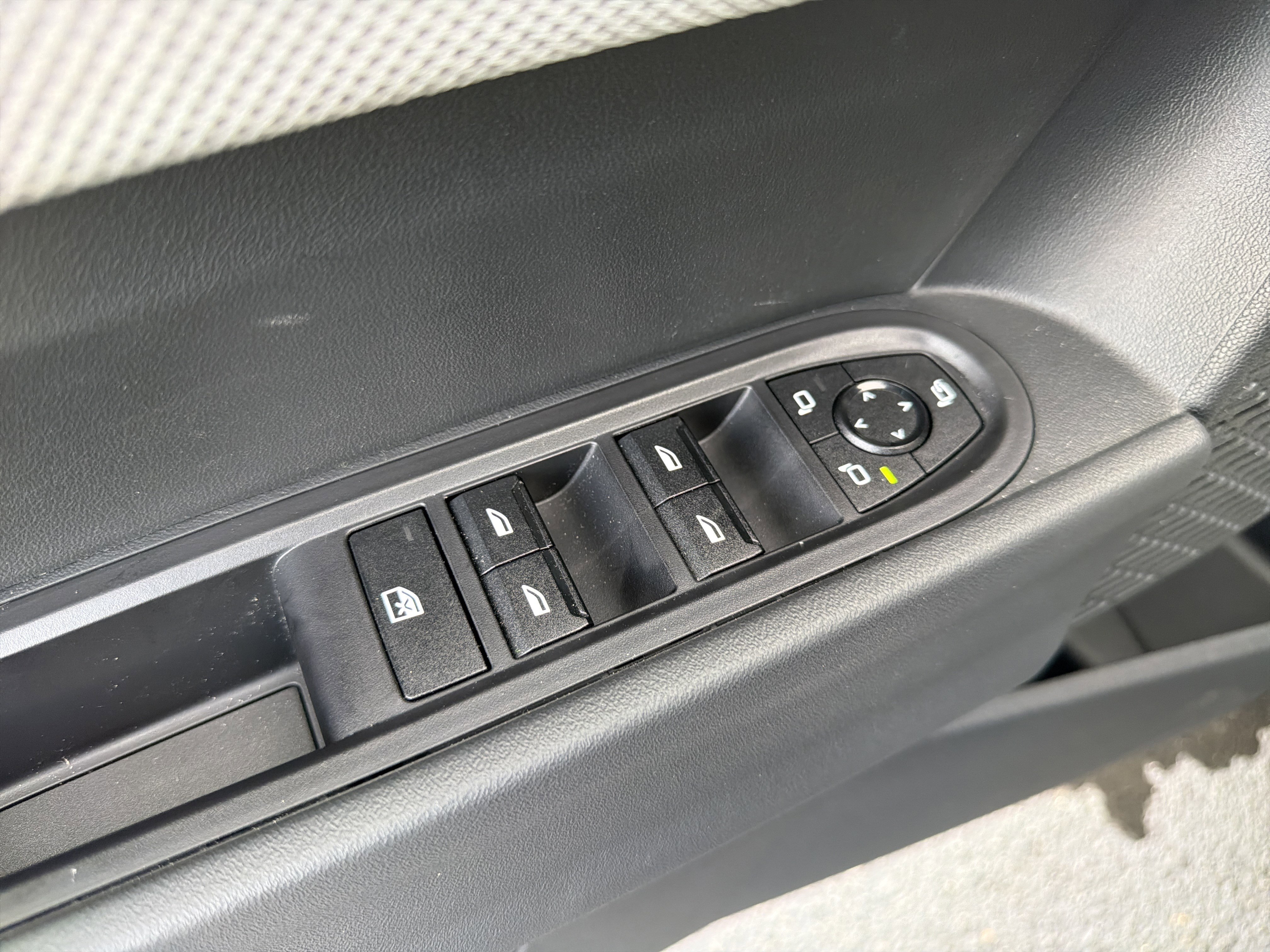 Used 2025 MINI Cooper S FWD image 17