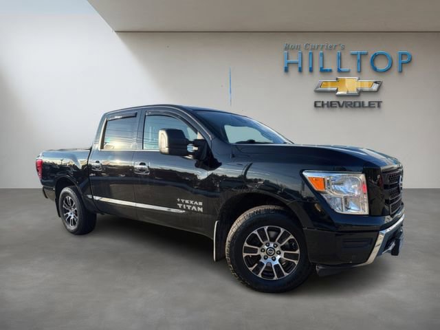 Used 2021 Nissan Titan SV w/ SV Convenience Package image 2