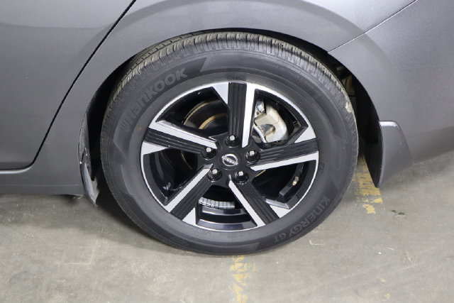 Used 2024 Nissan Sentra SV FWD image 38