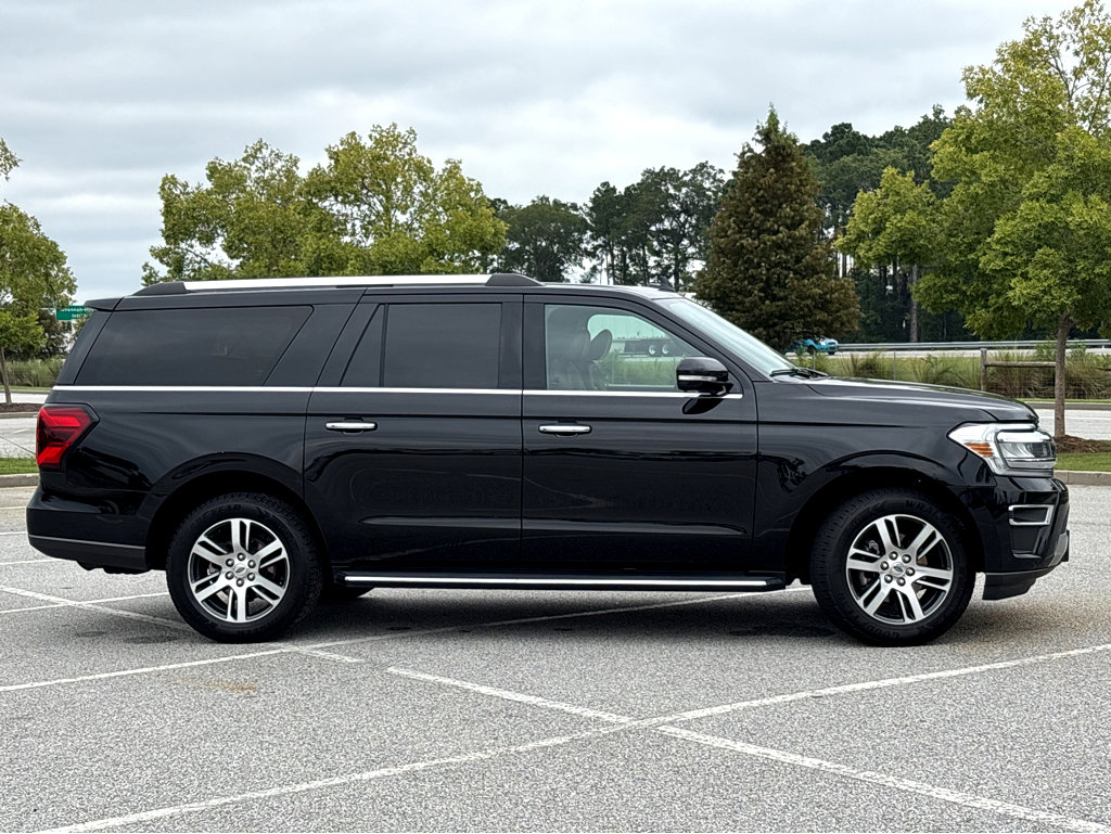 Used 2022 Ford Expedition Max Limited image 28