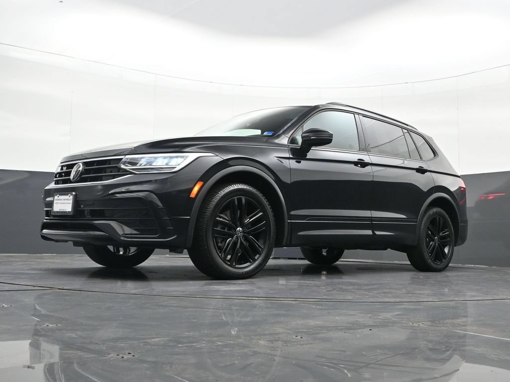 Used 2022 Volkswagen Tiguan SE R-Line FWD image 29