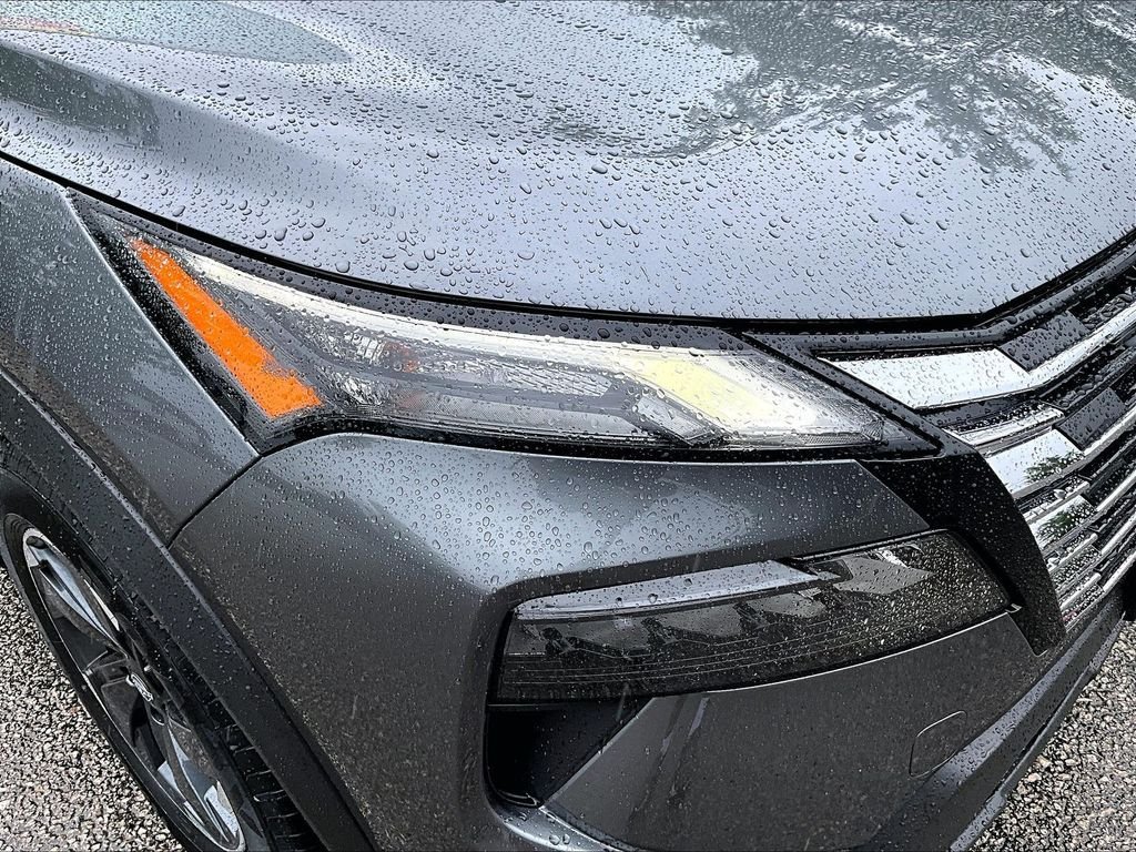 Certified 2025 Nissan Rogue SV AWD/4WD image 31