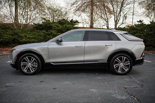 Used 2024 Cadillac Lyriq Luxury image 3