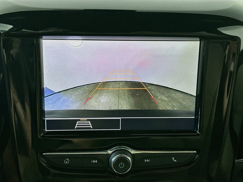 Used 2023 Chevrolet Traverse LS FWD image 19