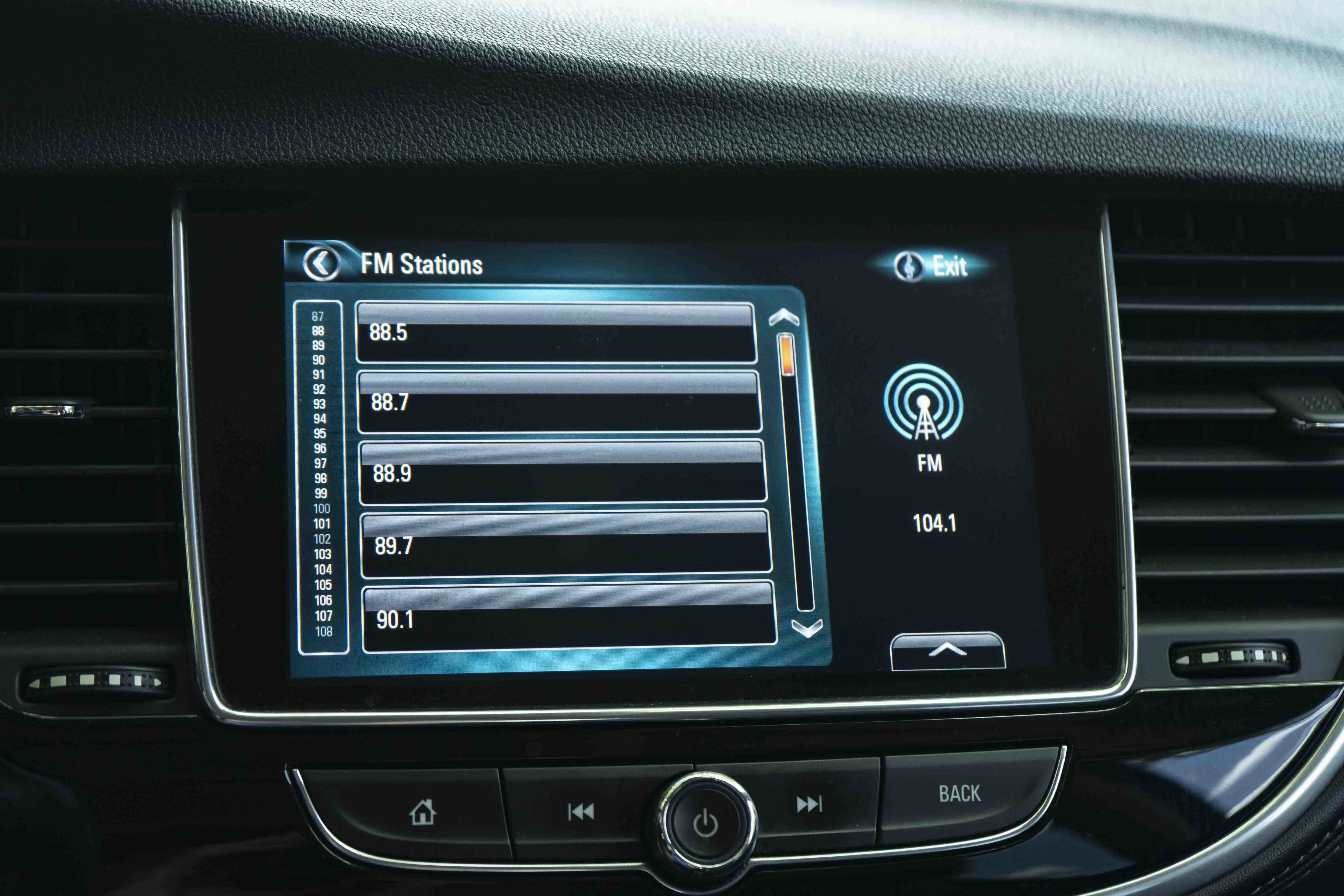 Used 2018 Buick Encore Preferred w/ Experience Buick Package FWD image 30